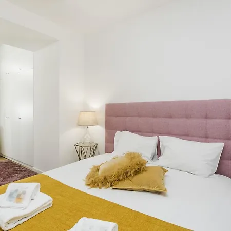 Lxway Avenida Luxury Apartman *